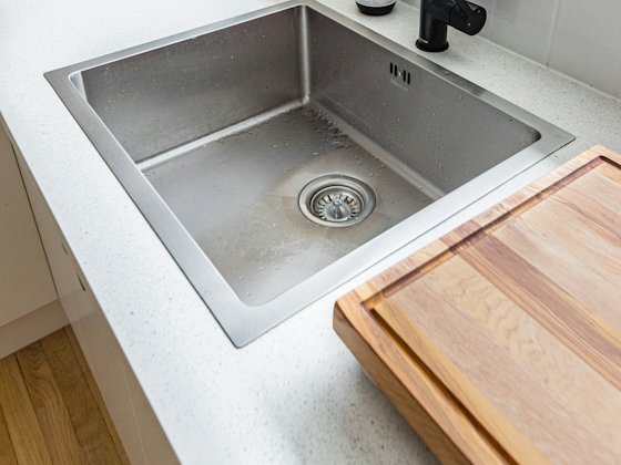 Best store: An empty, clean stainless steel sink